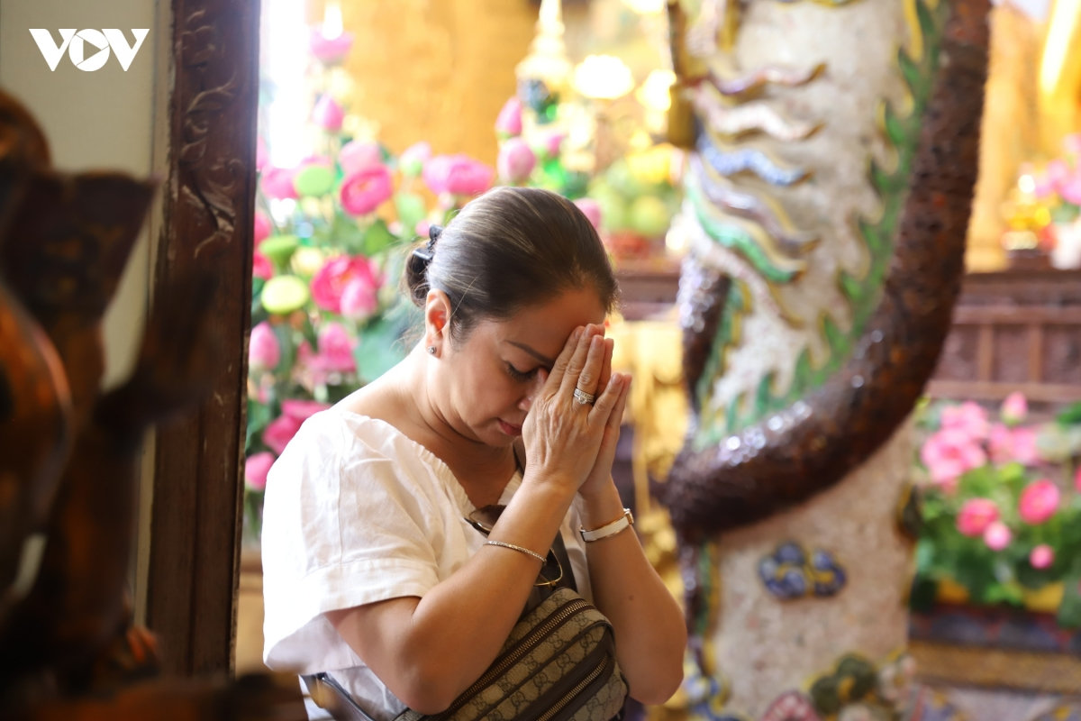 kham pha chua linh phuoc - ngoi chua nam giu 11 ky luc viet nam giua long Da lat hinh anh 24