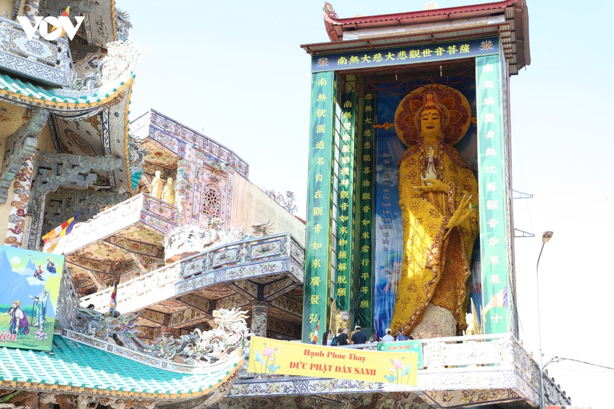 kham pha chua linh phuoc - ngoi chua nam giu 11 ky luc viet nam giua long Da lat hinh anh 8