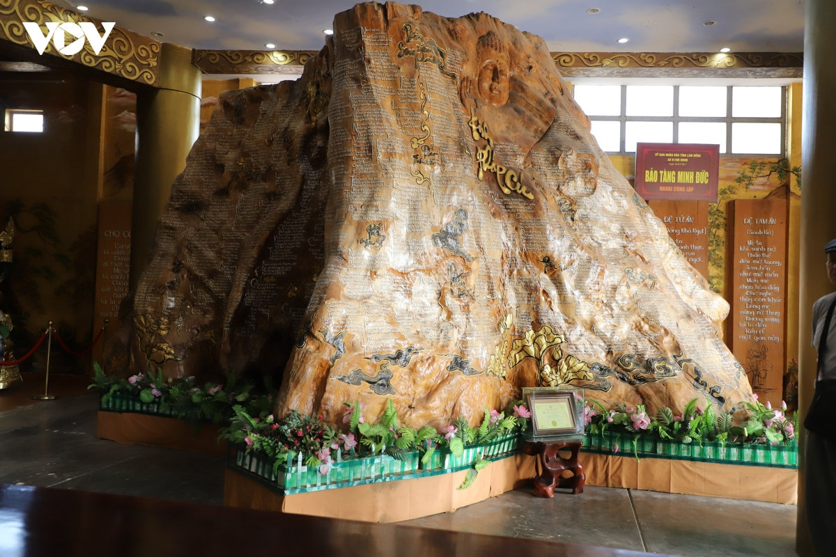 kham pha chua linh phuoc - ngoi chua nam giu 11 ky luc viet nam giua long Da lat hinh anh 23