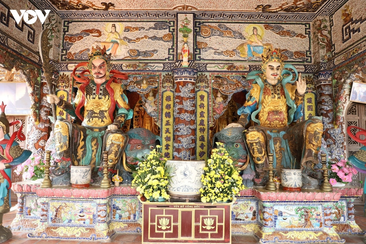 kham pha chua linh phuoc - ngoi chua nam giu 11 ky luc viet nam giua long Da lat hinh anh 11