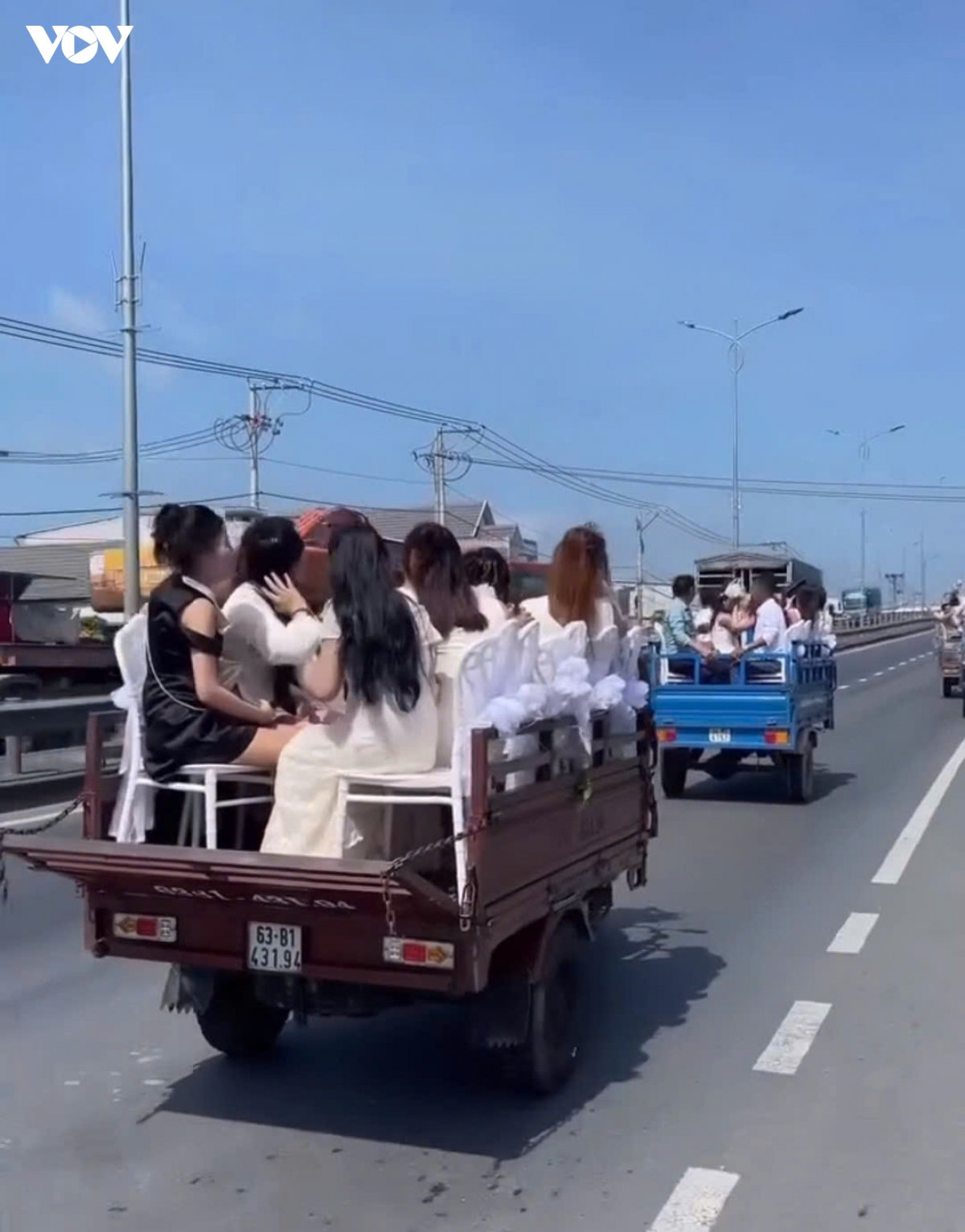 Dong thap xu ly 4 mo to ba banh cho nguoi vi pham luat giao thong hinh anh 1
