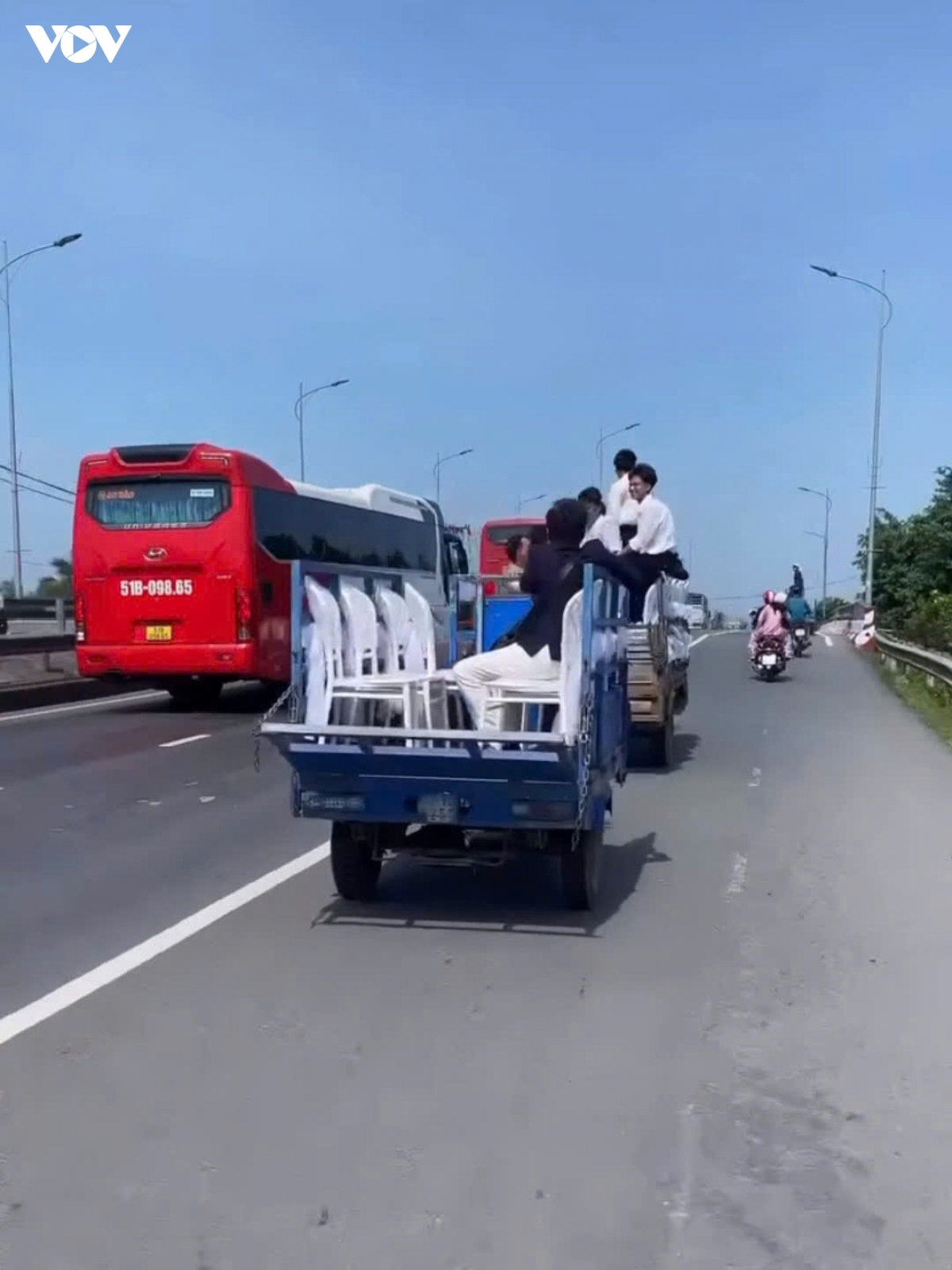 Dong thap xu ly 4 mo to ba banh cho nguoi vi pham luat giao thong hinh anh 2