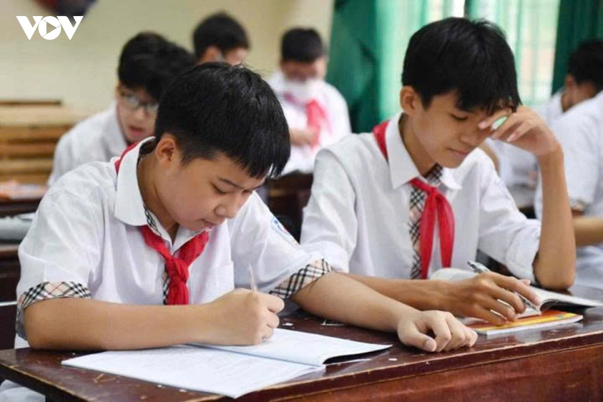De xuat phat toi 50 trieu dong neu ep buoc, loi keo hoc sinh hoc them hinh anh 1