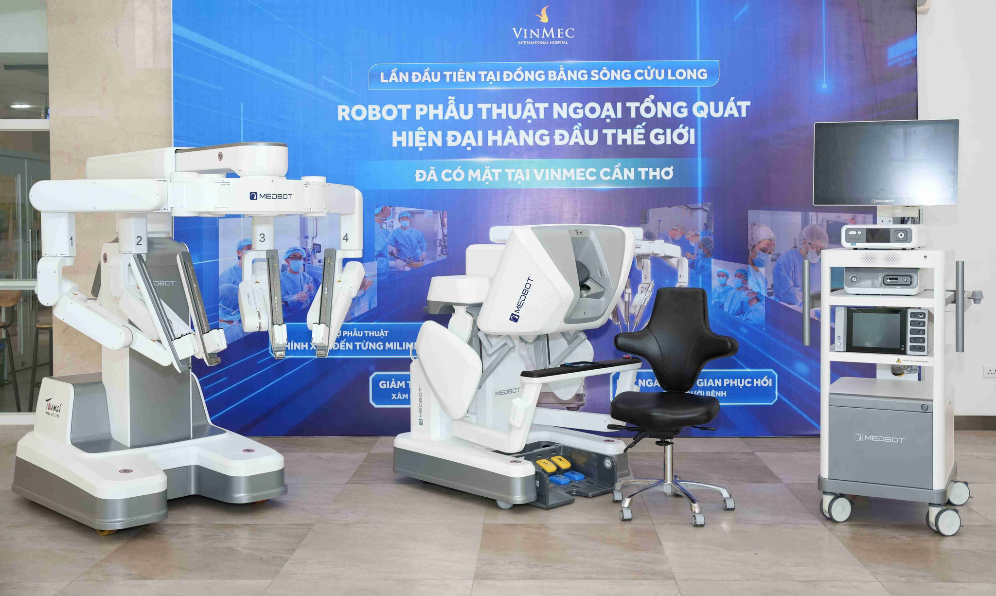 Vinmec Cần Thơ đầu tư hệ thống robot Toumai để từng bước hiện thực hóa phẫu thuật từ xa tại Đồng bằng sông Cửu Long.