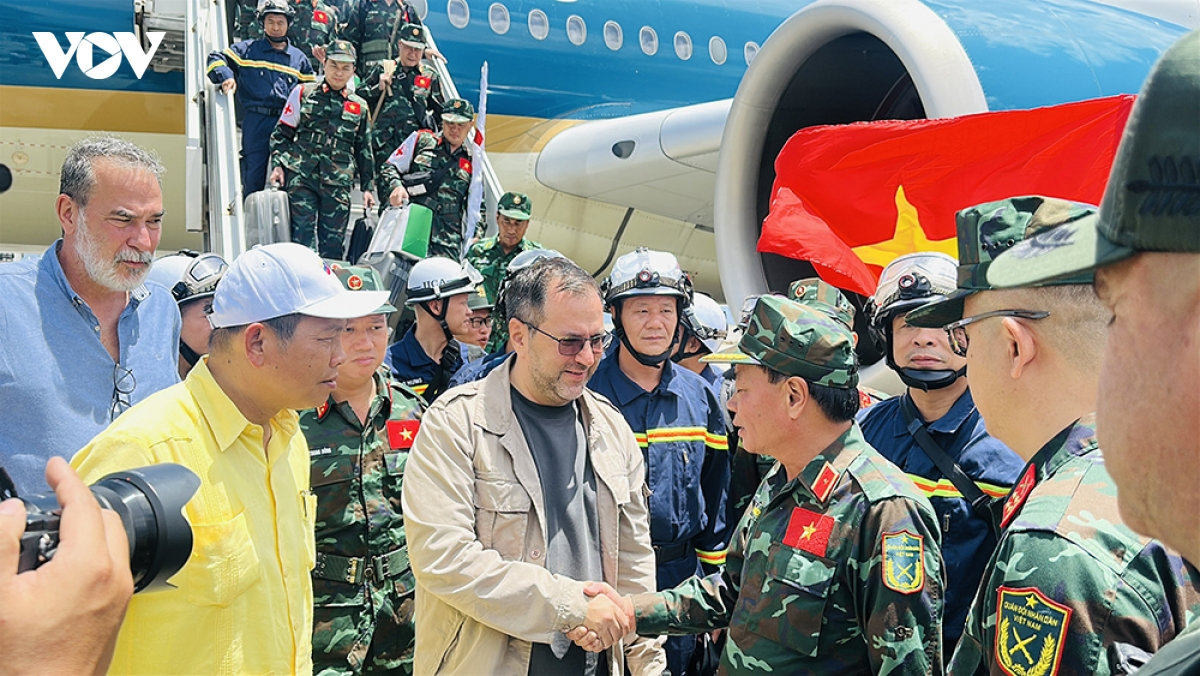 coi viec cuu giup nguoi dan venezuela sau dong dat nhu cuu chinh dong bao minh hinh anh 3