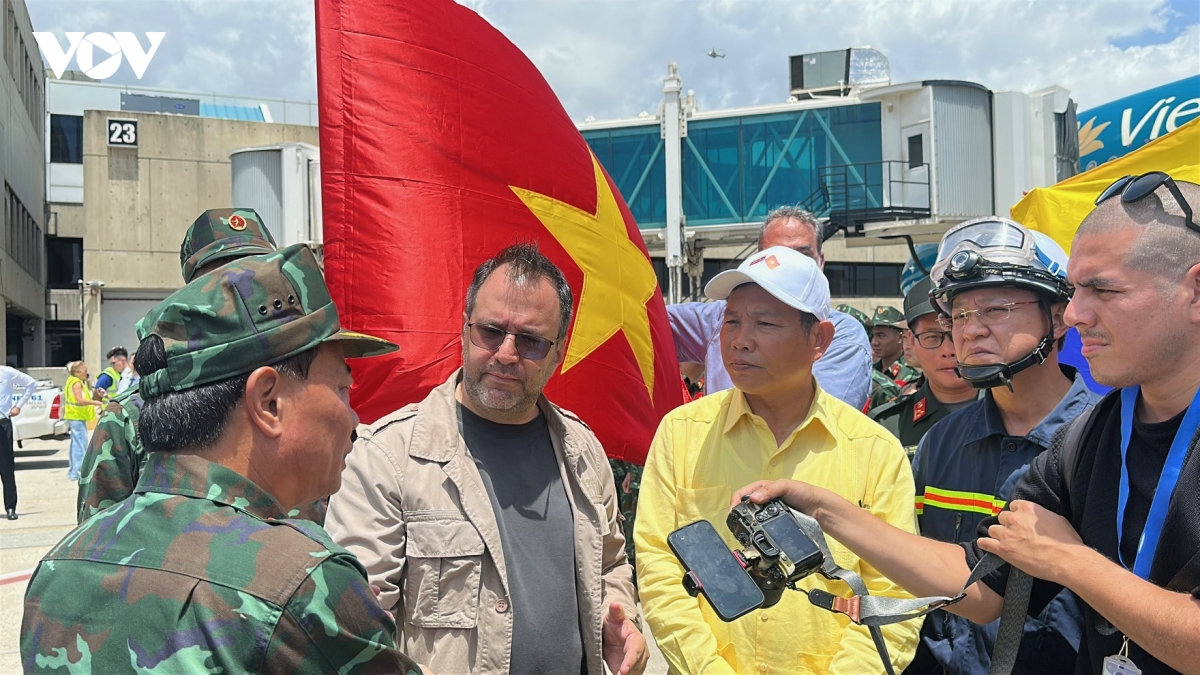 coi viec cuu giup nguoi dan venezuela sau dong dat nhu cuu chinh dong bao minh hinh anh 4