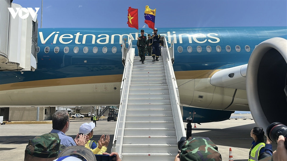 coi viec cuu giup nguoi dan venezuela sau dong dat nhu cuu chinh dong bao minh hinh anh 1