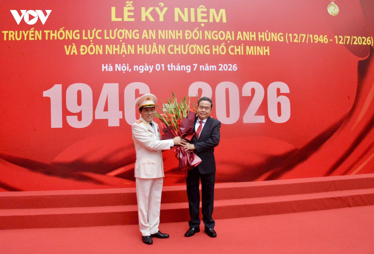 chu tich quoc hoi du le ky niem 80 nam ngay truyen thong an ninh doi ngoai hinh anh 7