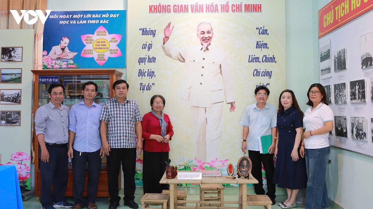 học và làm theo bác từ những việc làm bình dị giữa đời thường hình ảnh 3 hoc va lam theo bac tu nhung viec lam binh di giua doi thuong hinh anh 3