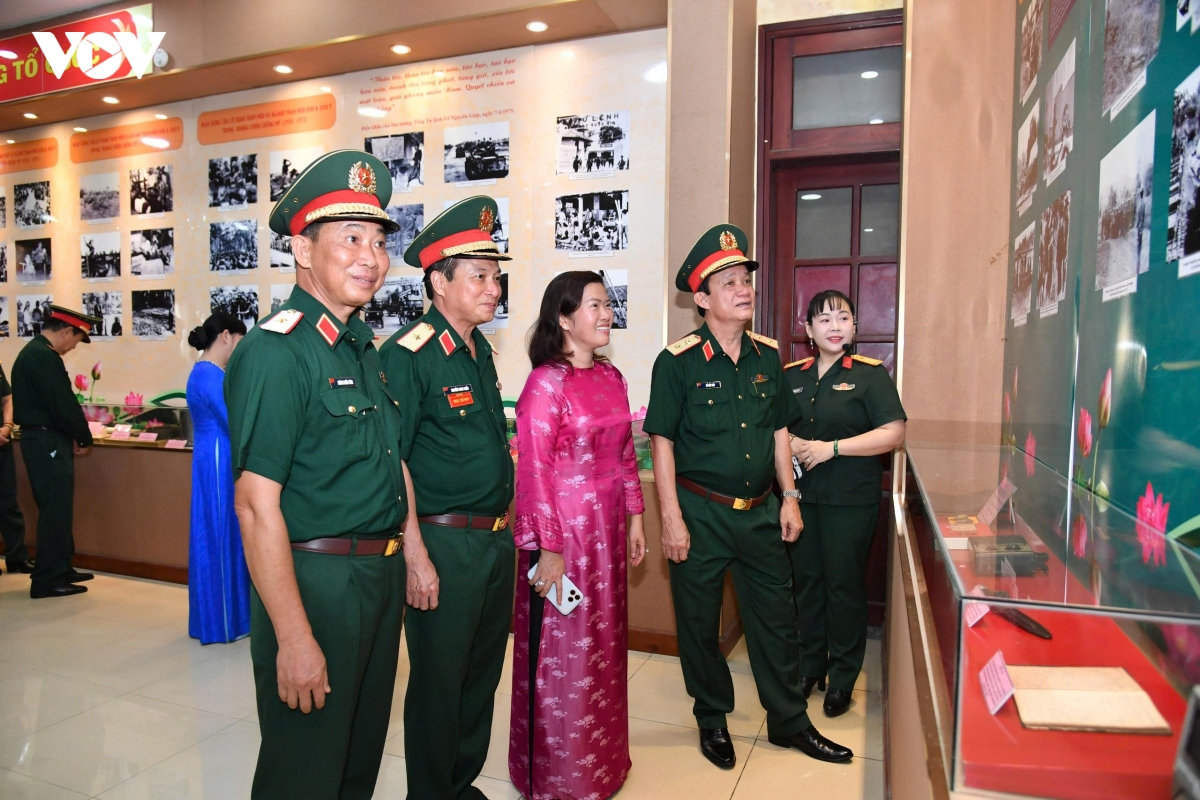 trien lam tai hien 80 nam truyen thong bo tham muu quan khu 9 hinh anh 2