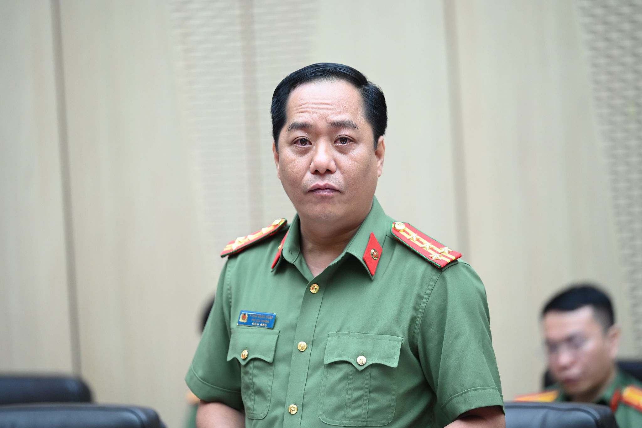 Đại tá Phạm Mạnh Hùng thông tin tại cuộc họp báo.