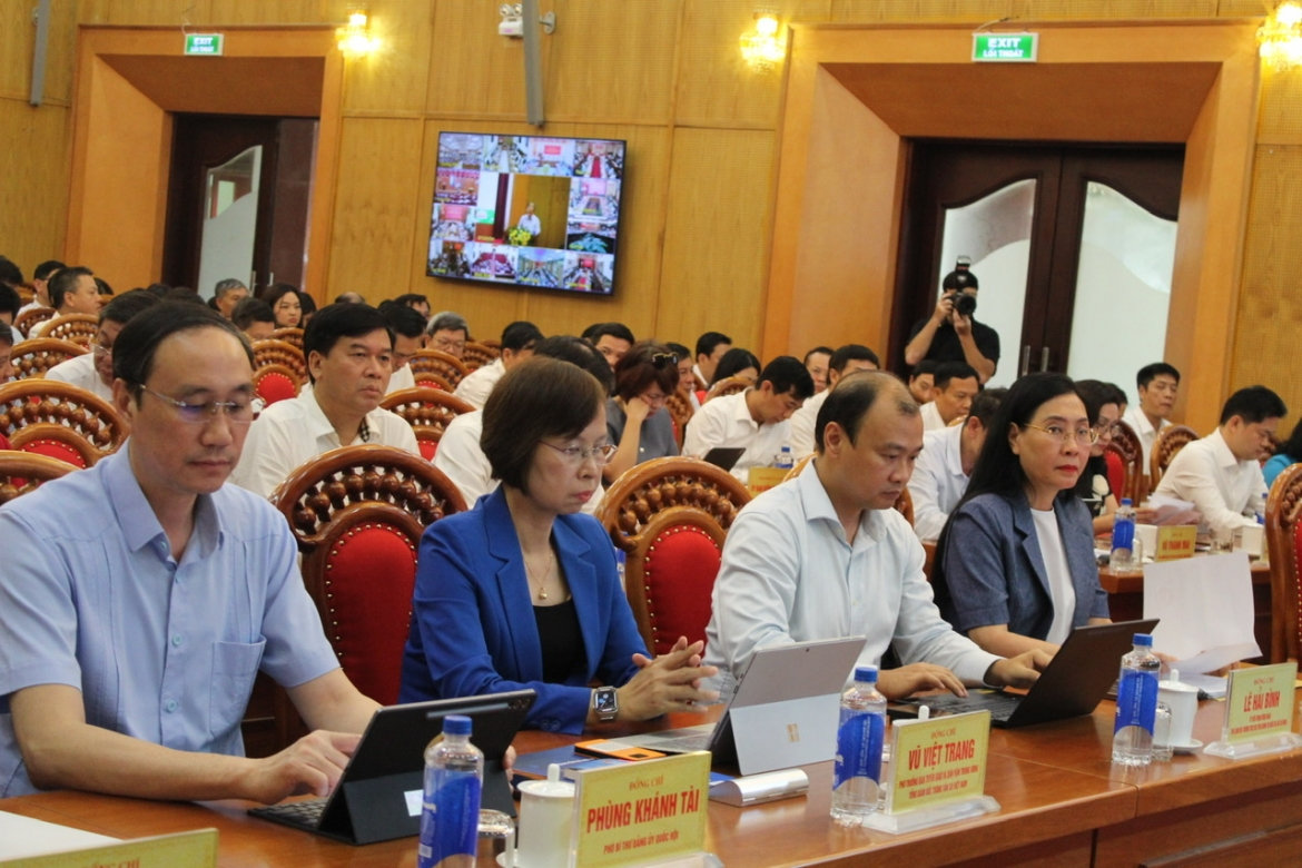 tuyen giao va dan van chuyen tu quan ly thong tin sang quan tri niem tin hinh anh 2