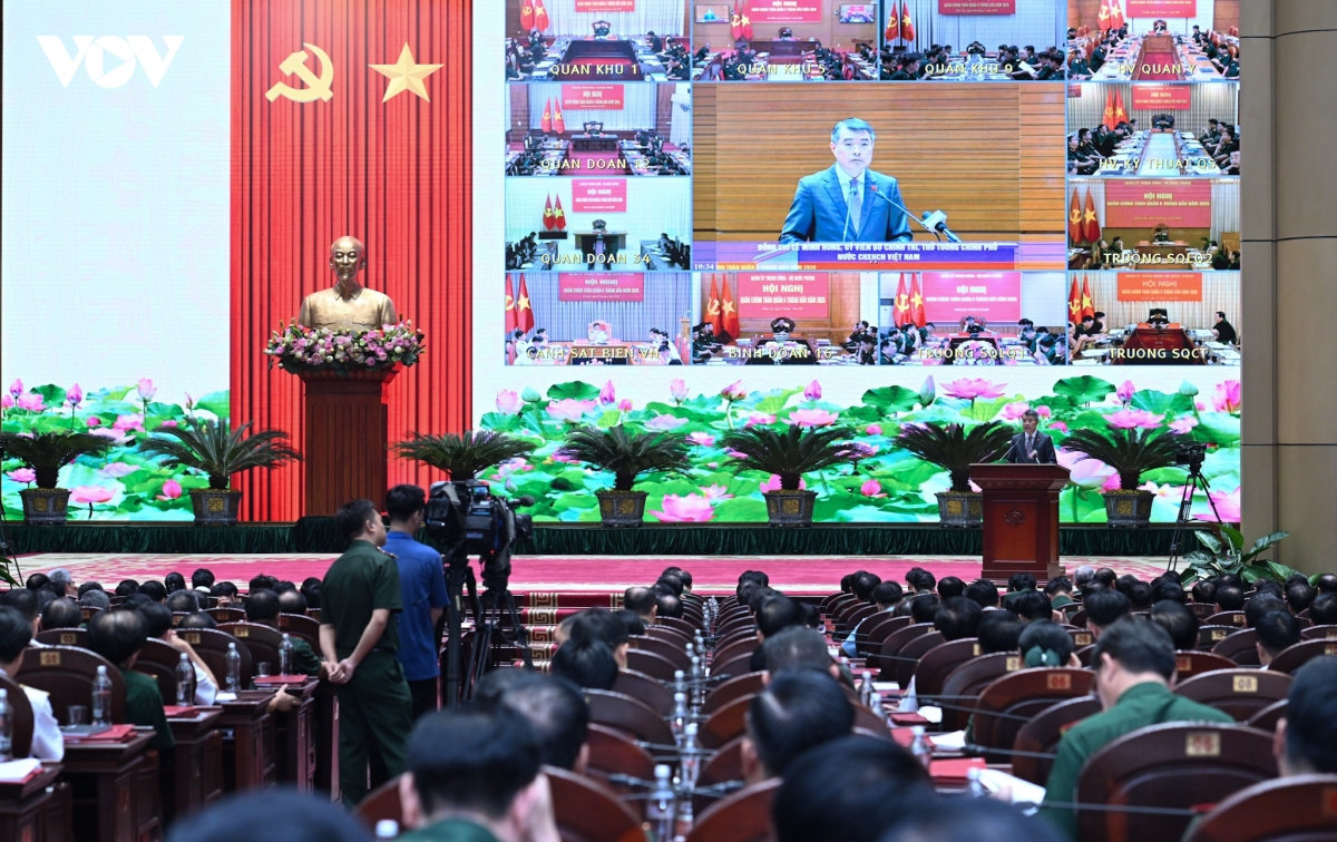 thủ tướng dự hội nghị quân chính toàn quân 6 tháng đầu năm 2026 hình ảnh 2 thu tuong du hoi nghi quan chinh toan quan 6 thang dau nam 2026 hinh anh 2