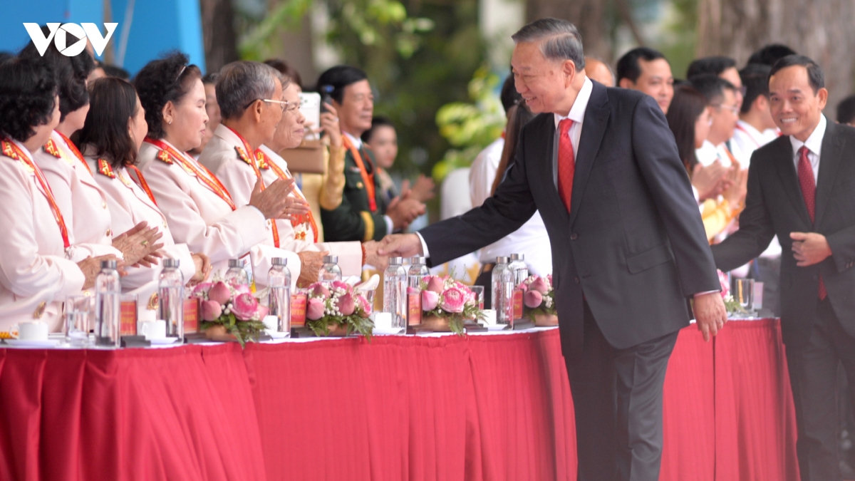 tổng bí thư, chủ tịch nước tô lâm xây dựng tp.hcm thành siêu đô thị chiến lược hình ảnh 2 tong bi thu, chu tich nuoc to lam xay dung tp.hcm thanh sieu do thi chien luoc hinh anh 2