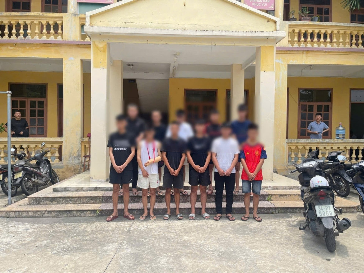 nhóm thanh thiếu niên mang hung khí, phóng xe gây rối ở hải phòng bị triệu tập hình ảnh 1 nhom thanh thieu nien mang hung khi, phong xe gay roi o hai phong bi trieu tap hinh anh 1