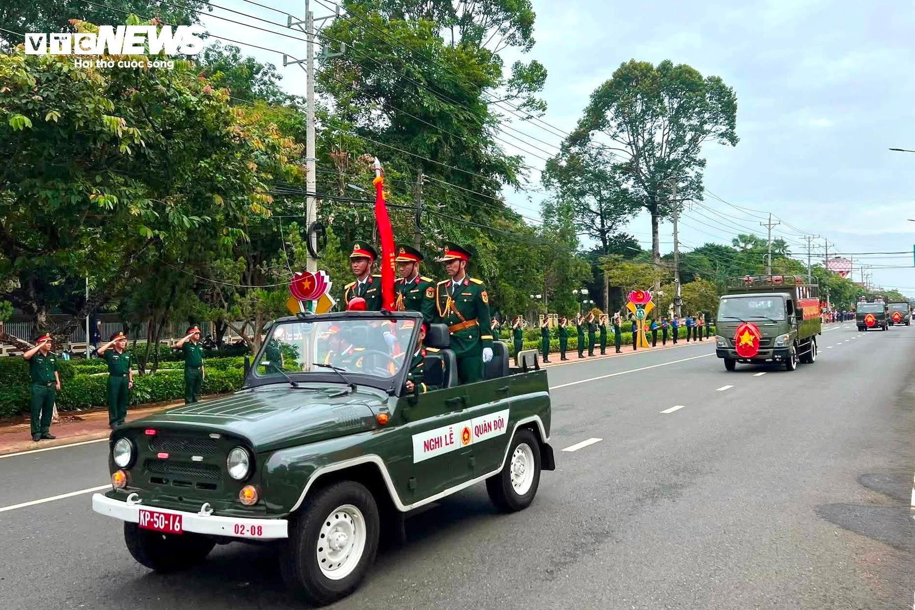 Những ngày không nghỉ ở nghĩa trang Trảng Bom để tìm lại tên cho các liệt sĩ - 11