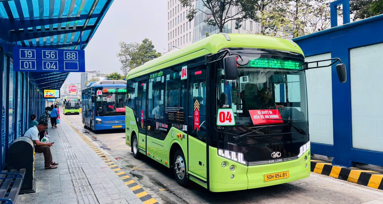 Gần 283.000 lượt khách đi xe buýt tại TP.HCM được phục vụ miễn phí. (Ảnh: Đ.V)