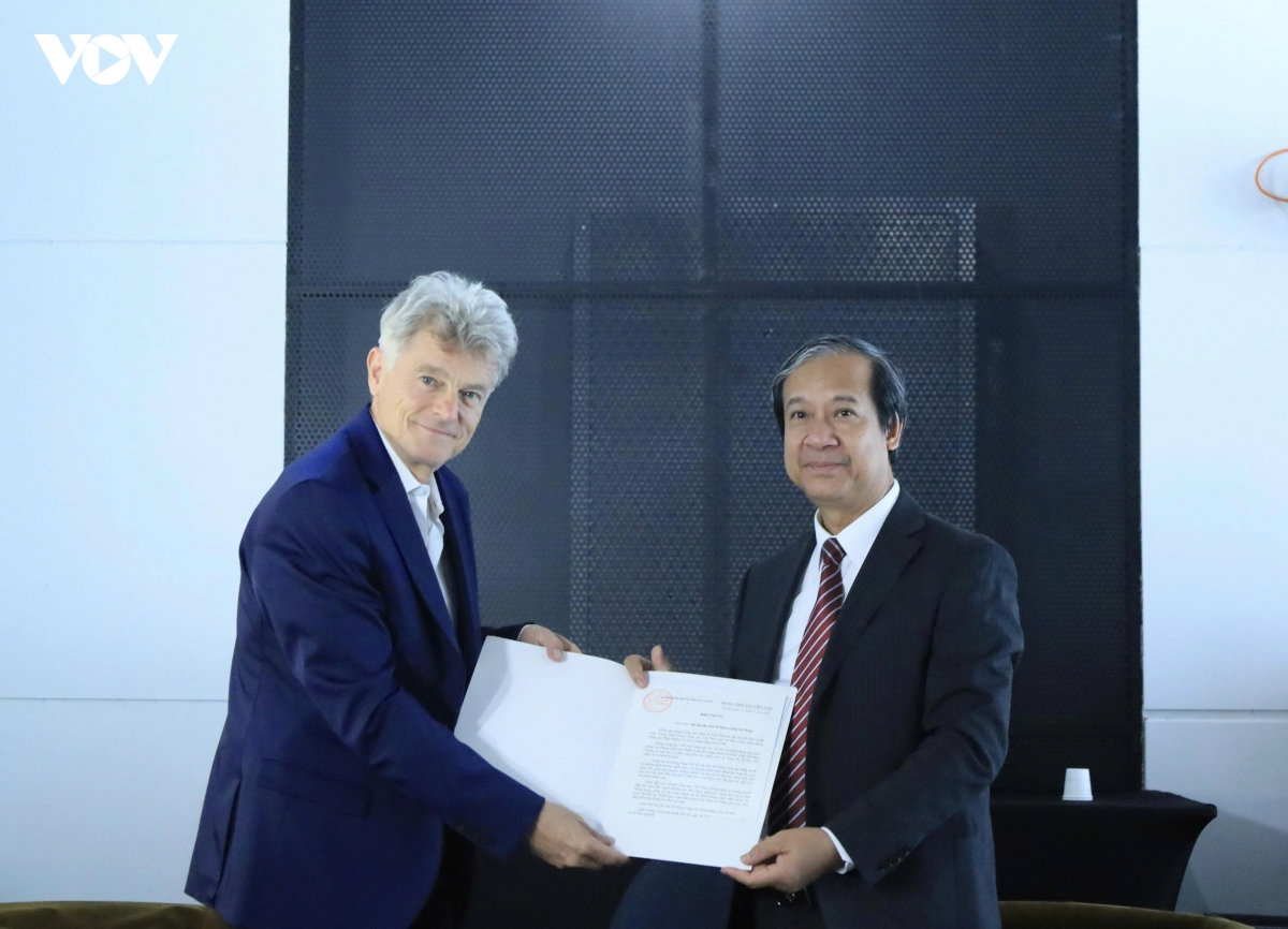 Đoàn đại biểu Đảng cộng sản việt nam tham dự Đại hội lần thứ 40 Đảng cộng sản pháp hình ảnh 3 Doan dai bieu Dang cong san viet nam tham du Dai hoi lan thu 40 Dang cong san phap hinh anh 3