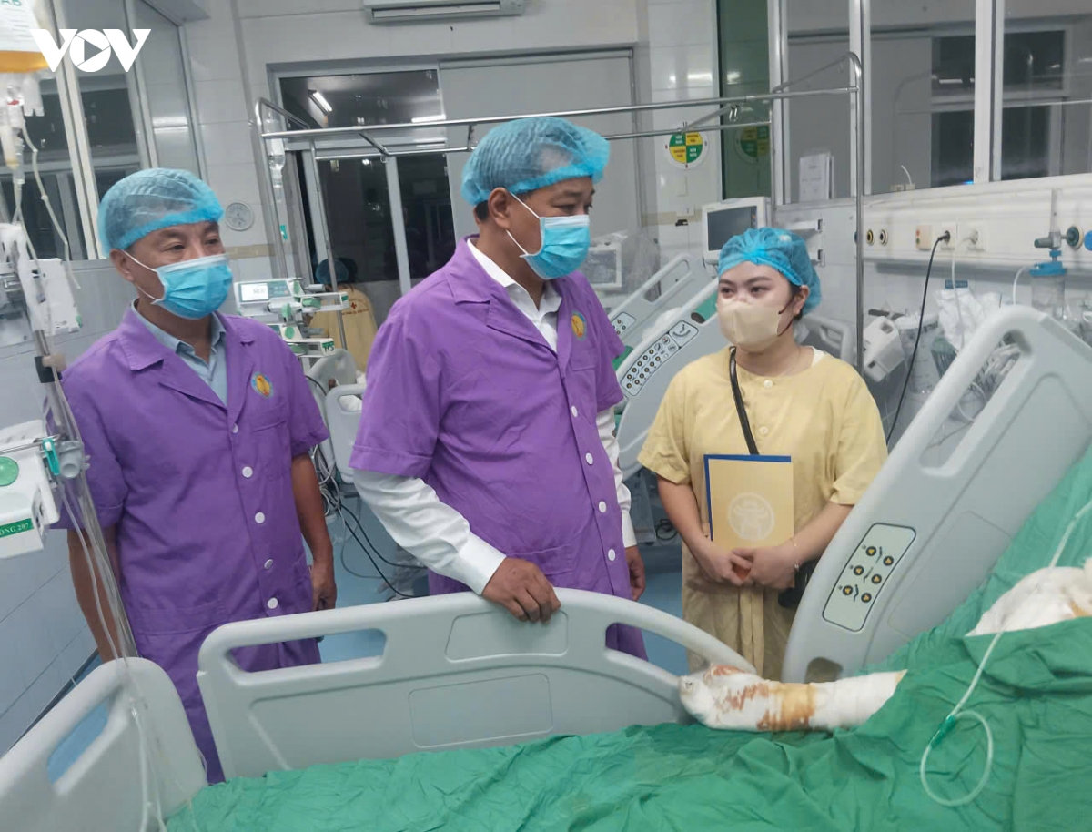sức khỏe thiếu niên bỏng nặng trong vụ cháy ở văn phú hiện ra sao hình ảnh 2 suc khoe thieu nien bong nang trong vu chay o van phu hien ra sao hinh anh 2
