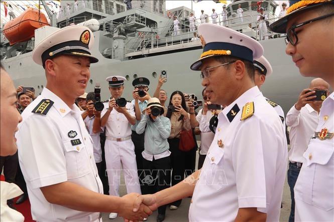 biên đội tàu hải quân trung quốc thăm tp. hồ chí minh hình ảnh 1 bien doi tau hai quan trung quoc tham tp. ho chi minh hinh anh 1