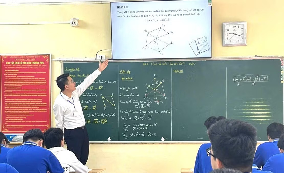 Nguyễn Hà Duy (SN 1998), giáo viên Toán Trường THPT Chuyên Tuyên Quang. (Ảnh: CTTTTQ)
