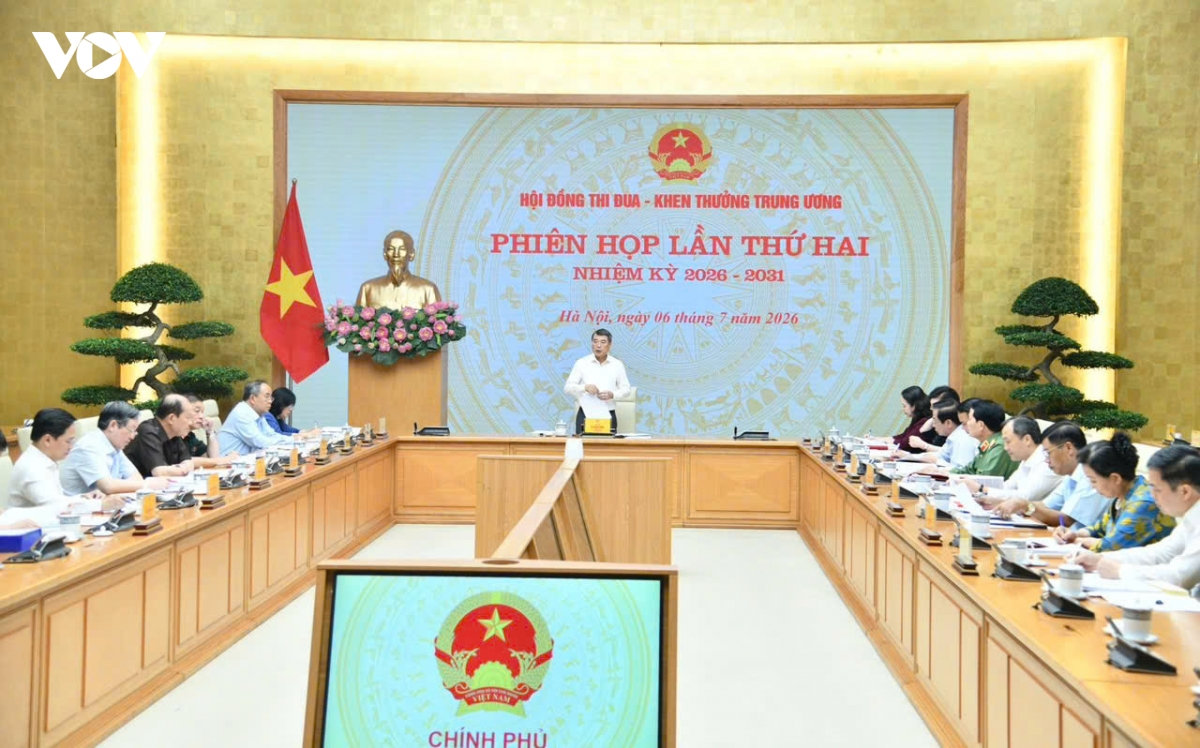 thu tuong le minh hung chu tri hop hoi dong thi dua khen thuong trung uong hinh anh 1