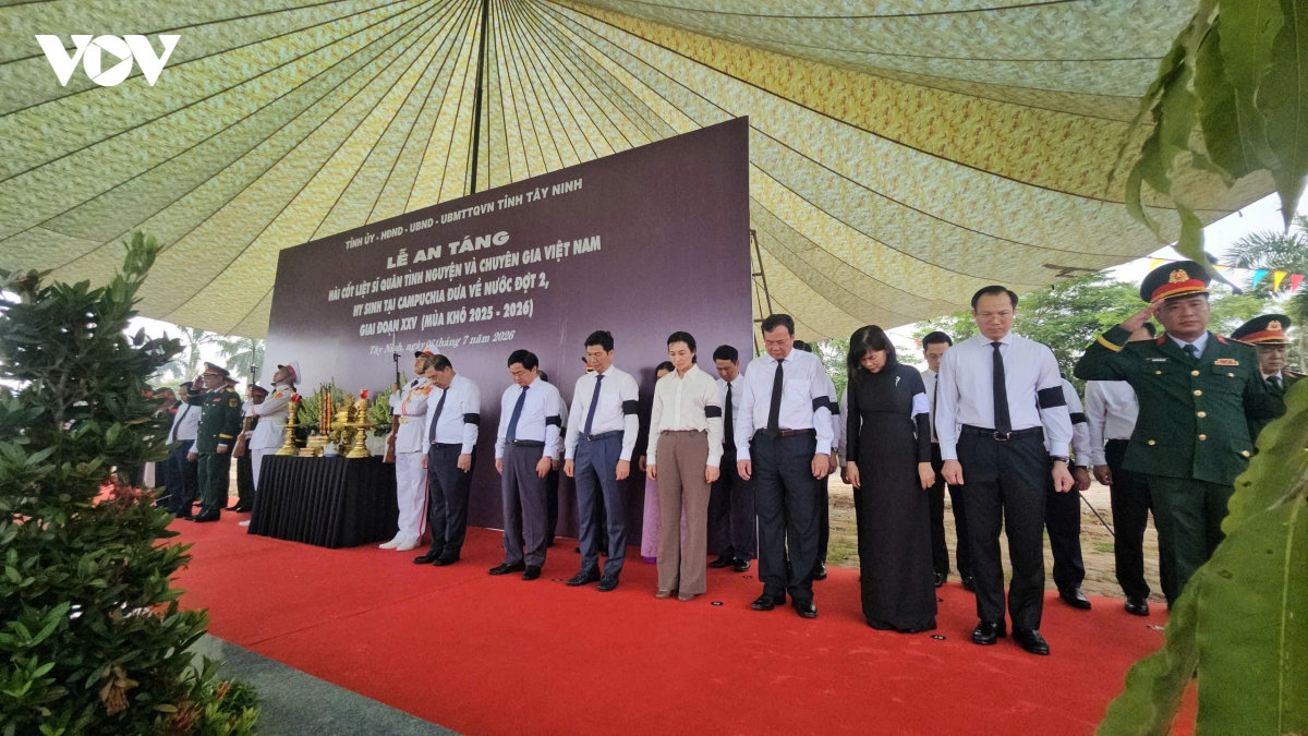 tây ninh an táng 173 hài cốt liệt sĩ hy sinh tại campuchia hình ảnh 3 tay ninh an tang 173 hai cot liet si hy sinh tai campuchia hinh anh 3