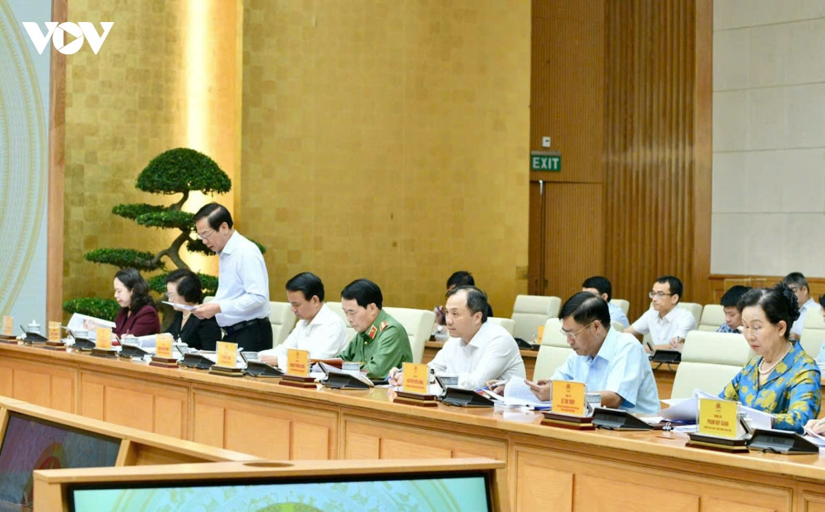 thu tuong le minh hung chu tri hop hoi dong thi dua khen thuong trung uong hinh anh 4