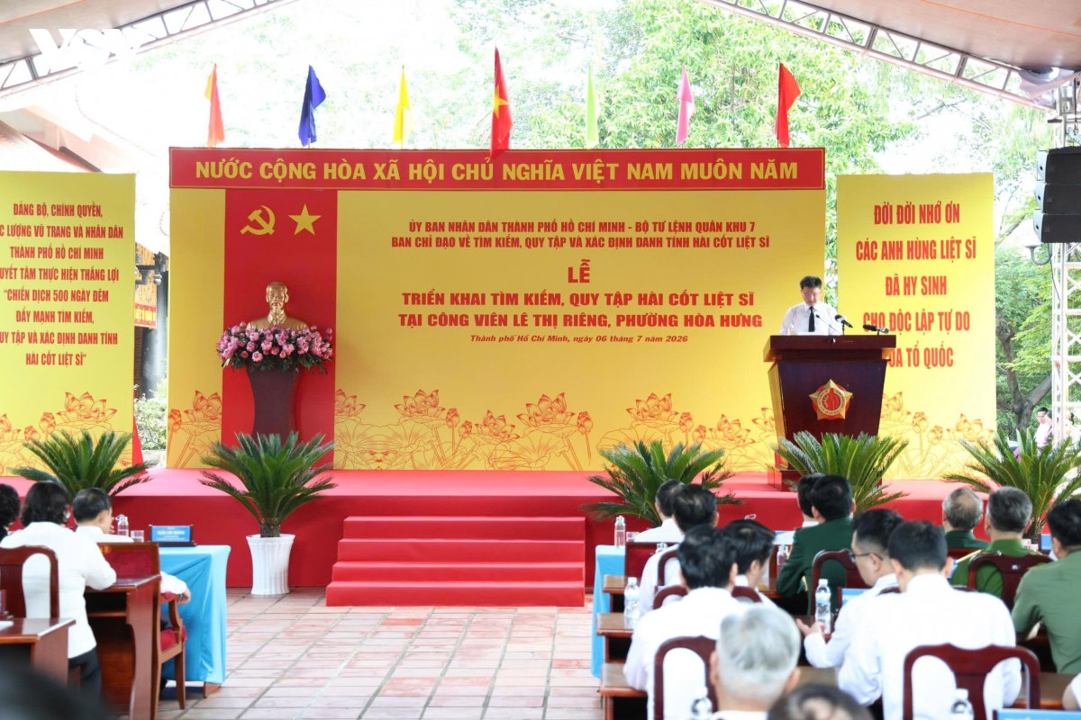 thu tuong bang moi gia dua cac liet si tro ve voi gia dinh, que huong hinh anh 5