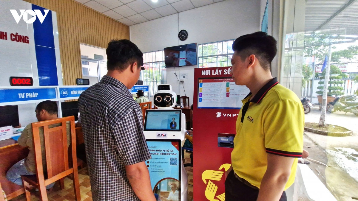 Ung dung robot ai nang cao chat luong phuc vu hanh chinh cong tai can tho hinh anh 1