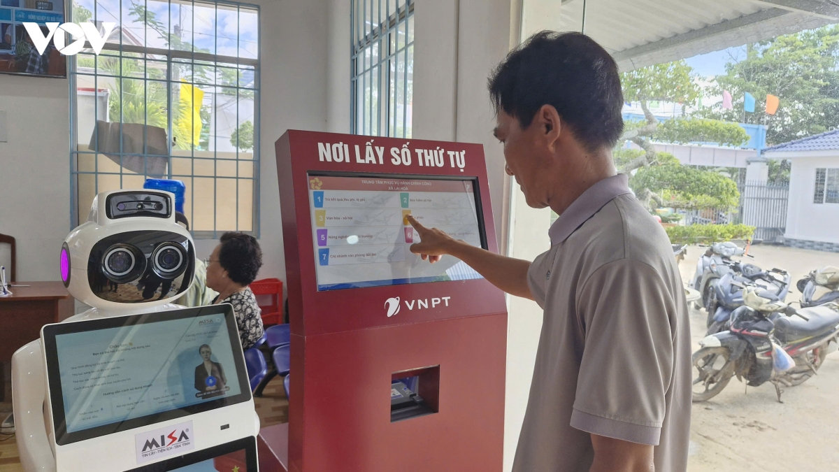 Ung dung robot ai nang cao chat luong phuc vu hanh chinh cong tai can tho hinh anh 3