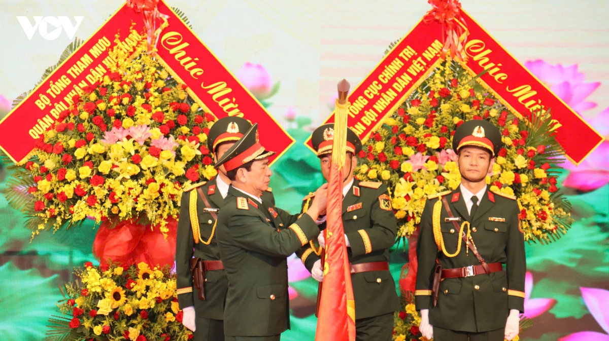 học viện lục quân đón nhận huân chương bảo vệ tổ quốc hạng nhất hình ảnh 4 hoc vien luc quan don nhan huan chuong bao ve to quoc hang nhat hinh anh 4