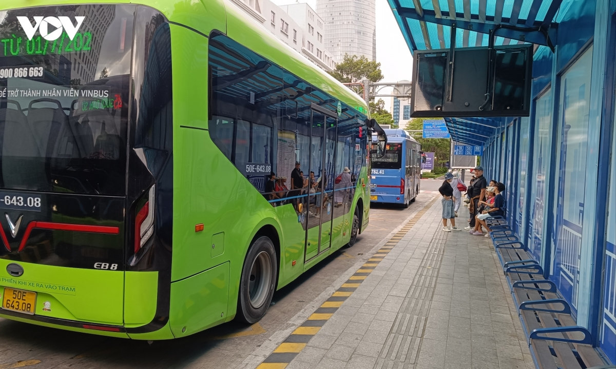 Đi xe buýt miễn phí, niềm vui của người cao tuổi, người lao động ở tp.hcm hình ảnh 3 Di xe buyt mien phi, niem vui cua nguoi cao tuoi, nguoi lao dong o tp.hcm hinh anh 3