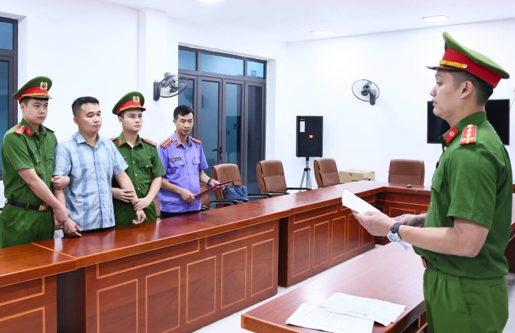 vu diem 10 toan o tuyen quang khoi to vu an, khoi to thay giao nguyen ha duy hinh anh 1