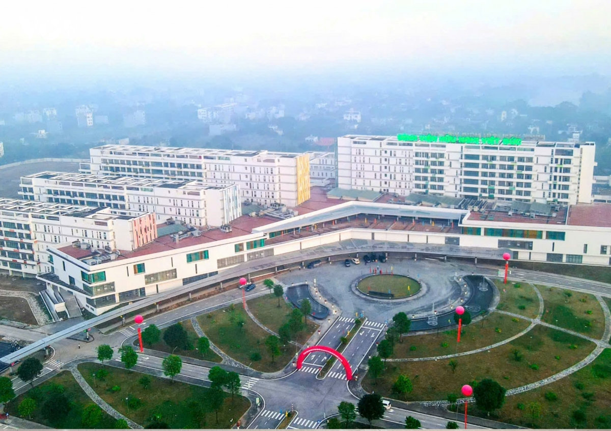 ben trong benh vien viet Duc co so ninh binh truoc ngay mo cua hinh anh 12