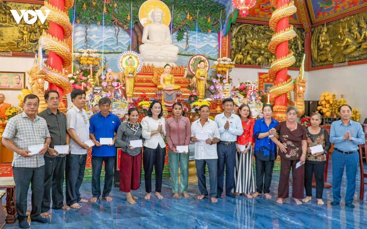 cà mau chú trọng phát triển đội ngũ cán bộ người dân tộc thiểu số hình ảnh 1 ca mau chu trong phat trien doi ngu can bo nguoi dan toc thieu so hinh anh 1
