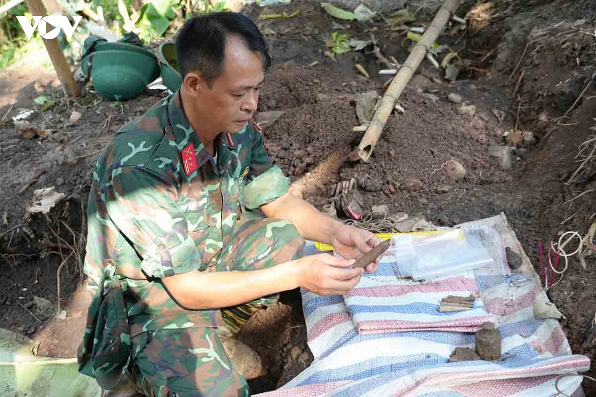 chạy đua với thời gian tìm kiếm ngôi mộ tập thể khu vực pháo đài k30 ở lào cai hình ảnh 2 chay dua voi thoi gian tim kiem ngoi mo tap the khu vuc phao dai k30 o lao cai hinh anh 2
