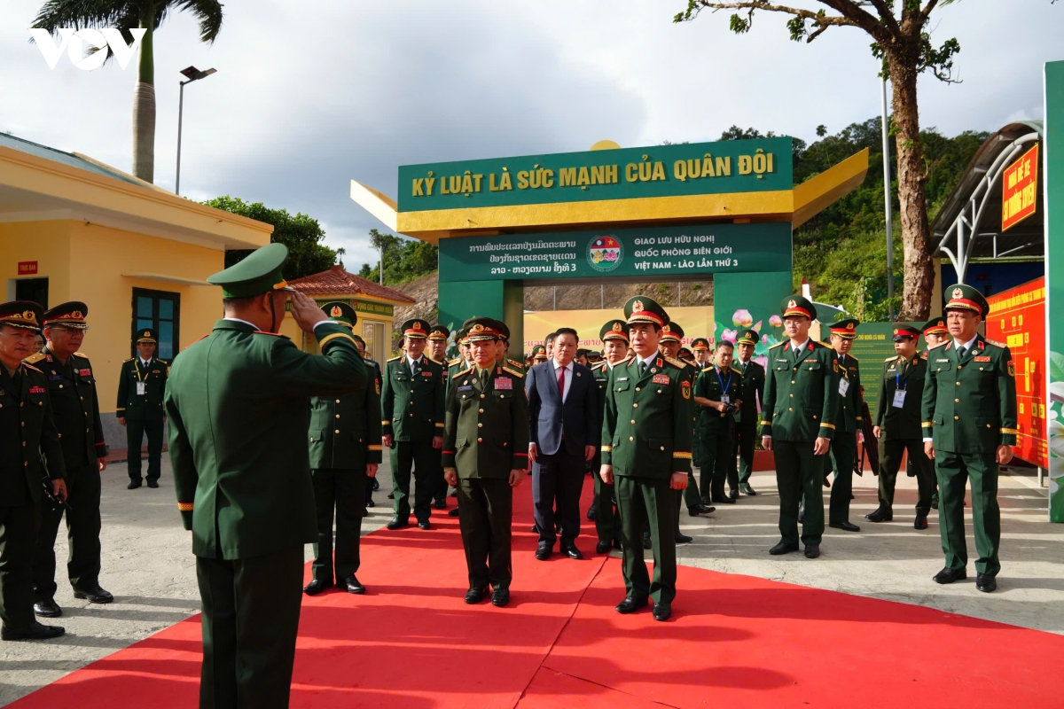 Đại tướng phan văn giang đón đoàn bộ quốc phòng lào dự giao lưu biên giới hình ảnh 3 Dai tuong phan van giang don doan bo quoc phong lao du giao luu bien gioi hinh anh 3