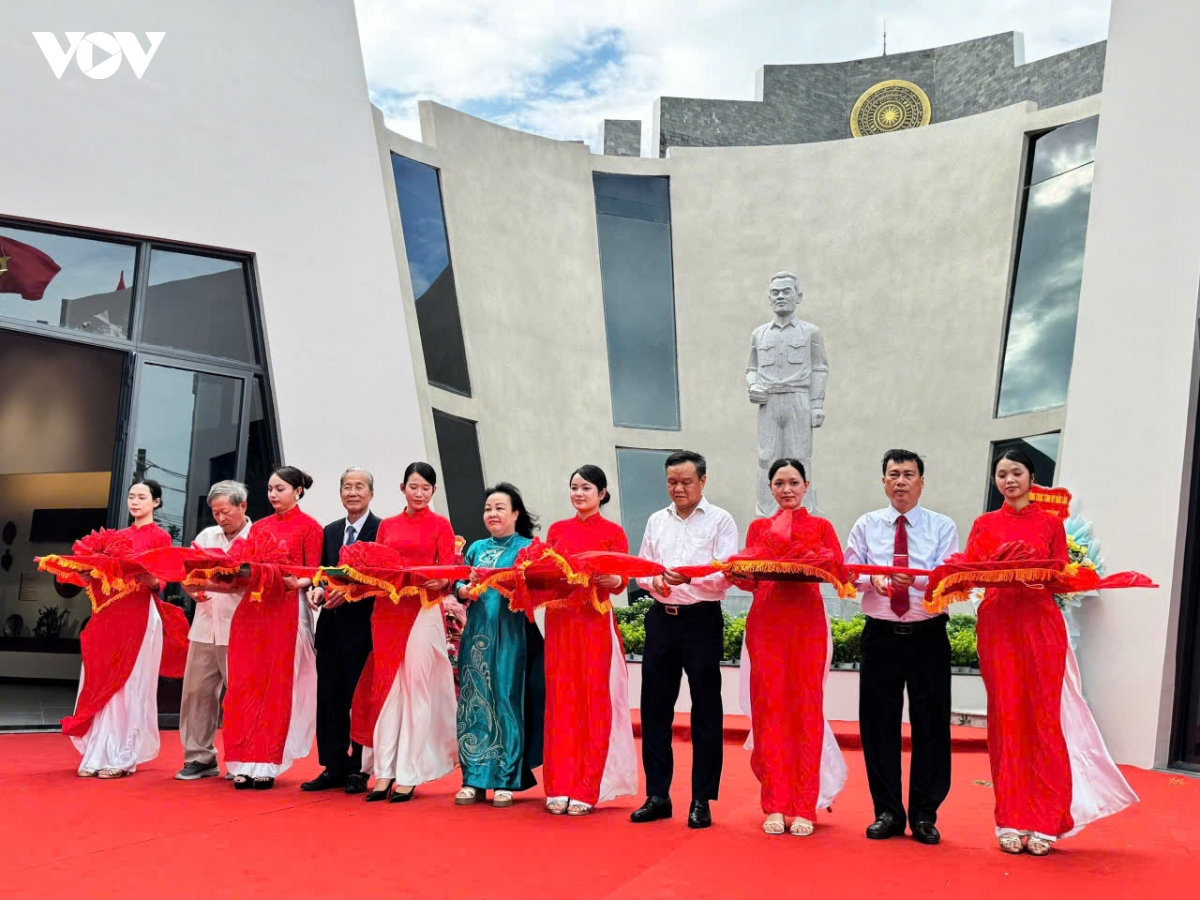 khai trương nhà lưu niệm nguyên chủ tịch quốc hội nguyễn hữu thọ hình ảnh 1 khai truong nha luu niem nguyen chu tich quoc hoi nguyen huu tho hinh anh 1