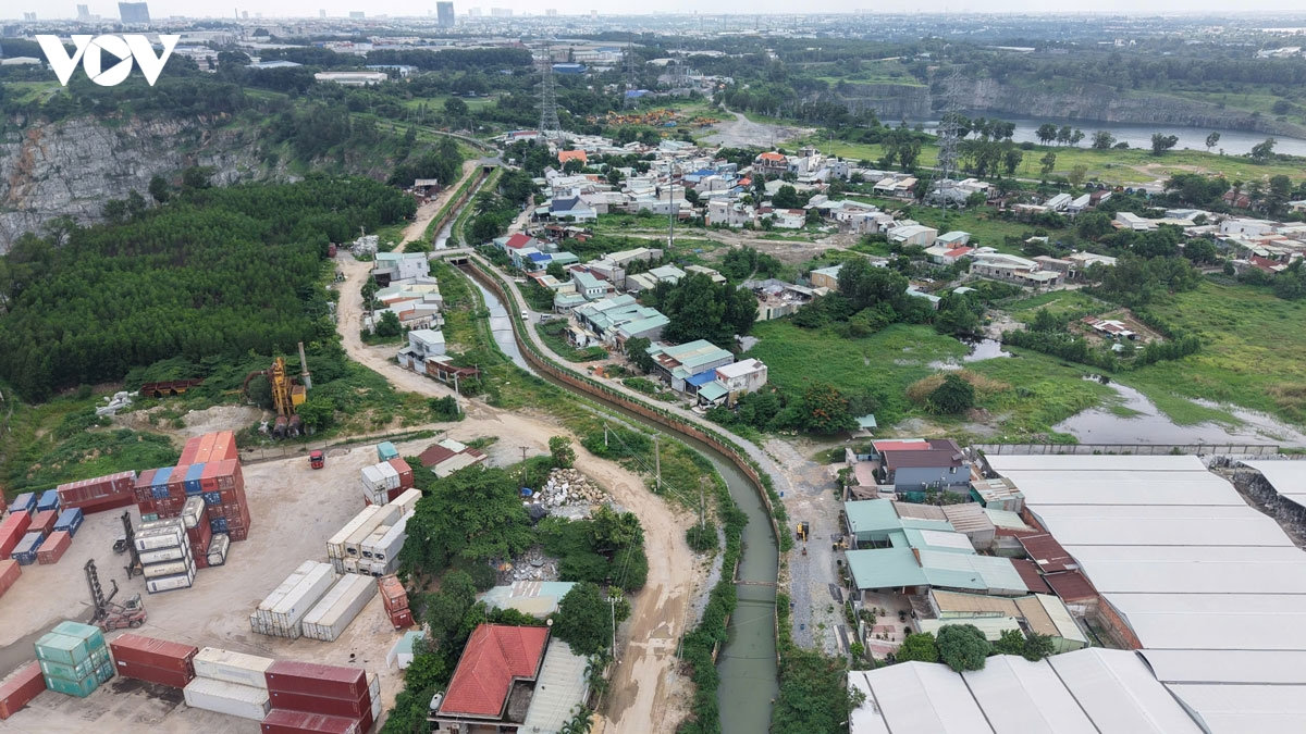bo sat lo, suoi thanh tui chua nuoc tai du an chong ngap dut khuc vung giap ranh hinh anh 7