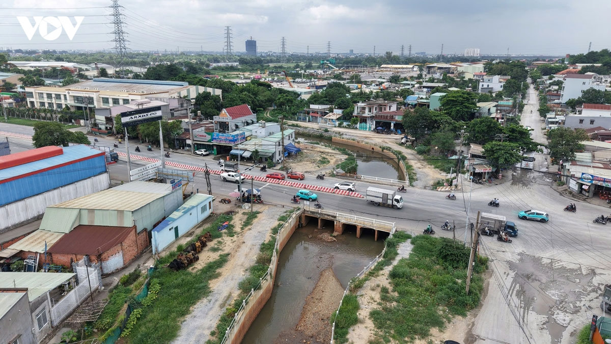 bo sat lo, suoi thanh tui chua nuoc tai du an chong ngap dut khuc vung giap ranh hinh anh 8