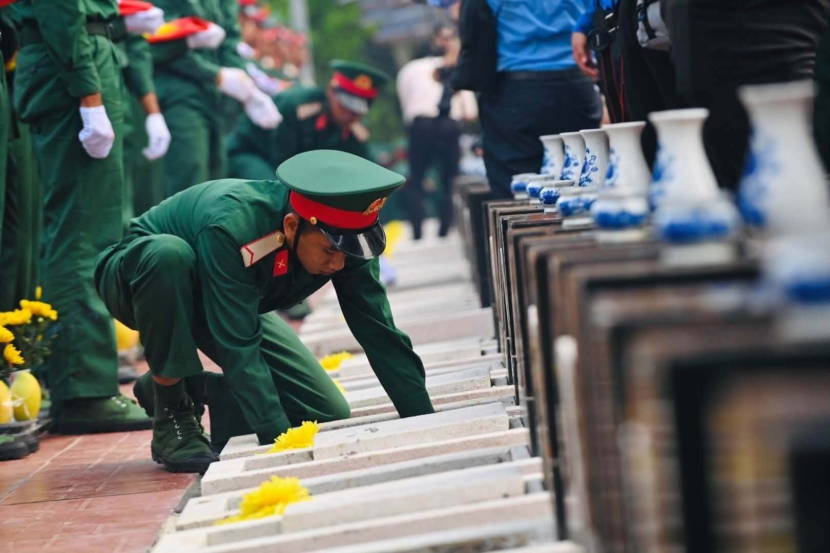 Phó Thủ tướng Nguyễn Văn Thắng dự lễ an táng 63 hài cốt liệt sĩ tại Đồng Nai - 9