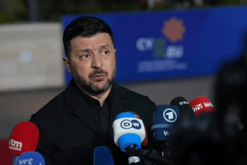 Tổng thống Ukraine Volodymyr Zelensky. (Ảnh: AP)