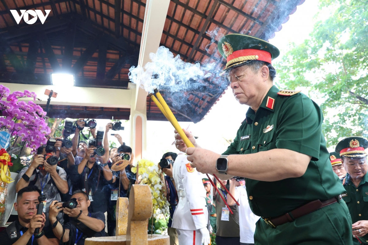xuc dong hanh trinh dua cac liet si tro ve tu cong vien le thi rieng hinh anh 2