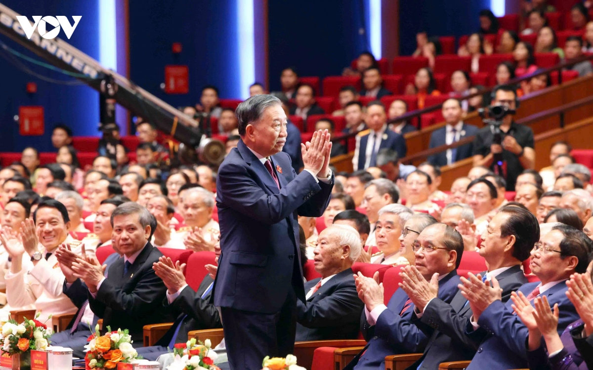 tong bi thu, chu tich nuoc to lam du le ky niem 80 nam ngay truyen thong luc luong an ninh nhan dan hinh anh 4