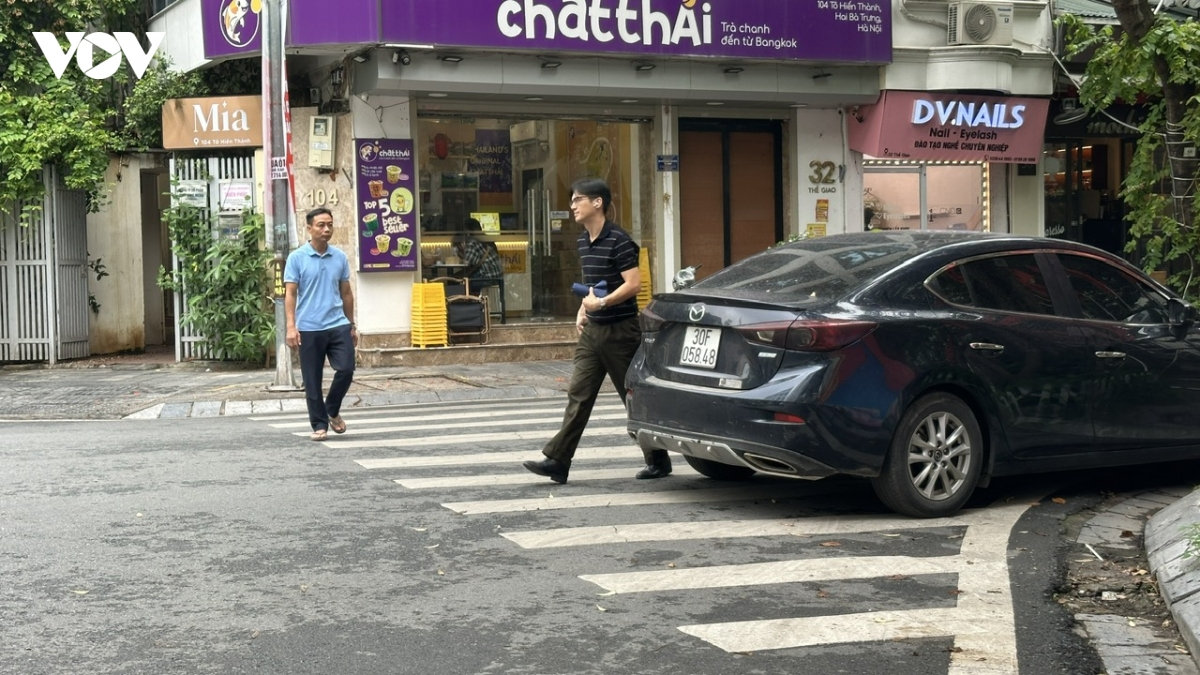 tai dien chiem long duong lam bai do xe tai nhieu tuyen pho ha noi hinh anh 11