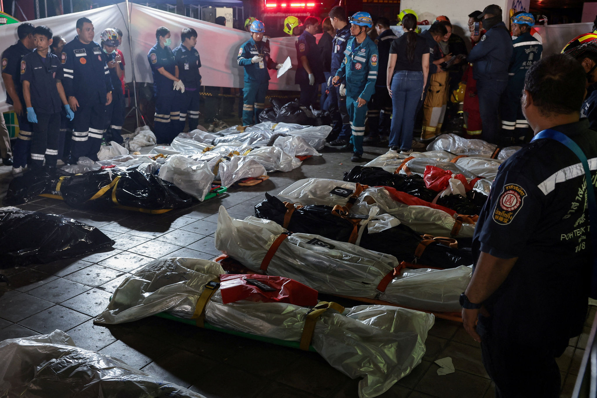 Hiện trường vụ cháy thảm khốc. (Ảnh: Reuters)