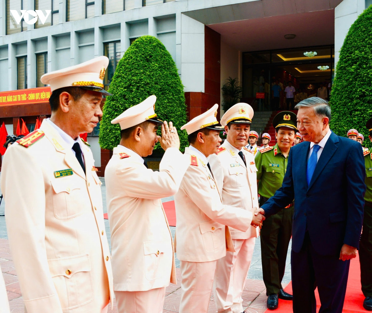 tong bi thu, chu tich nuoc tham, lam viec tai cuc canh sat quan ly trai giam hinh anh 3