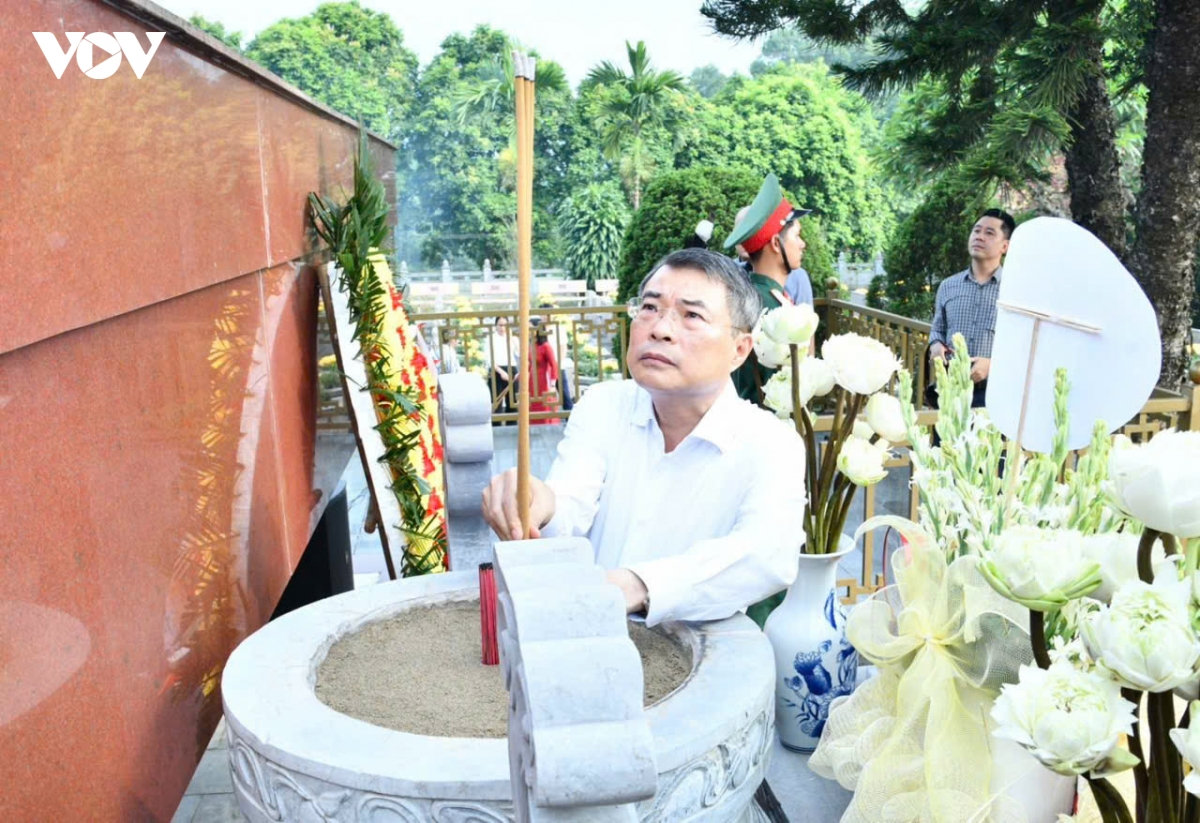 thu tuong dang huong tuong niem cac anh hung liet sy tai lao cai hinh anh 2