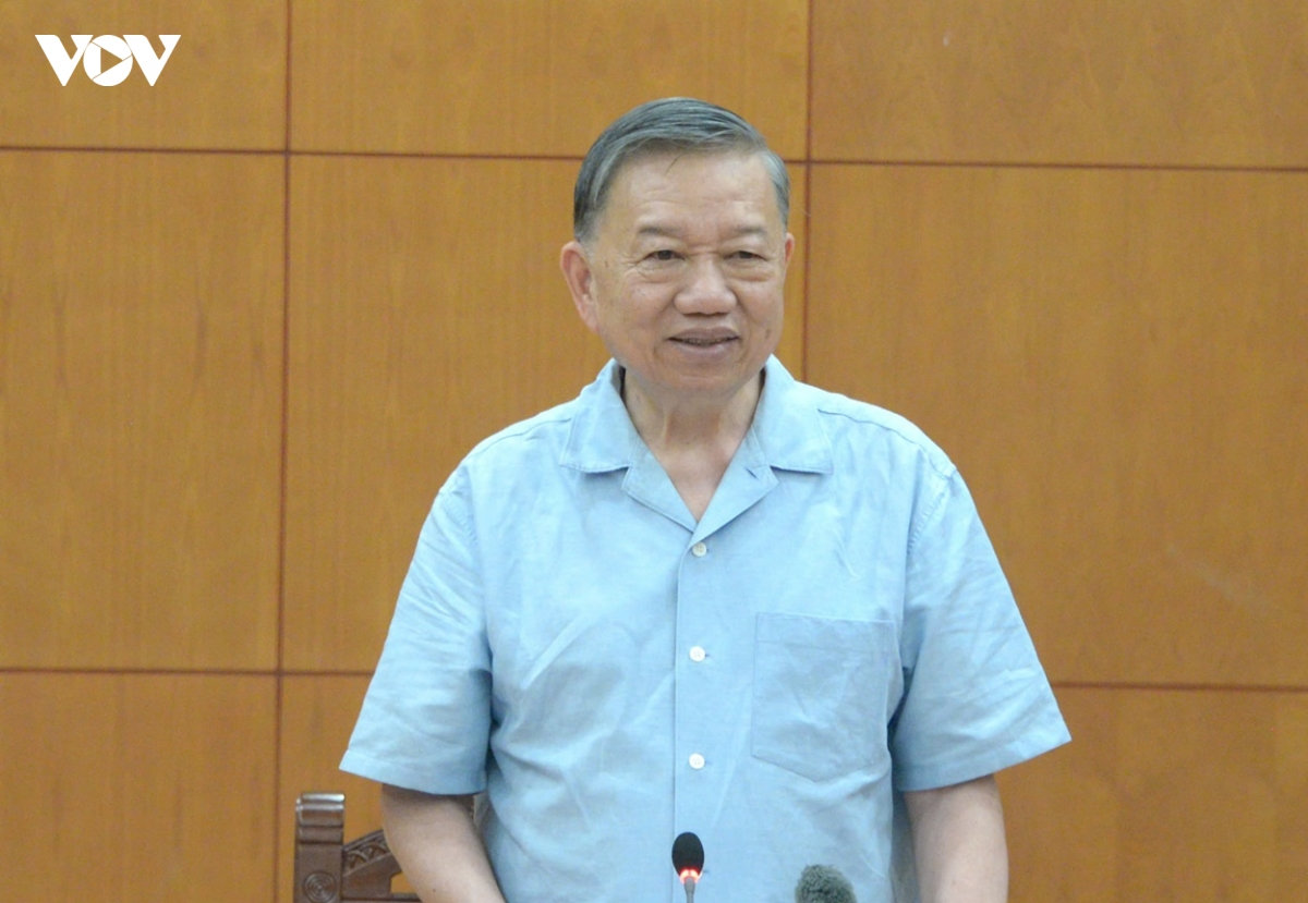 tổng bí thư, chủ tịch nước chủ trì buổi làm việc về công nghiệp đóng tàu hình ảnh 2 tong bi thu, chu tich nuoc chu tri buoi lam viec ve cong nghiep dong tau hinh anh 2